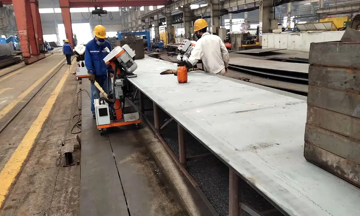 Self-propelled plate beveler